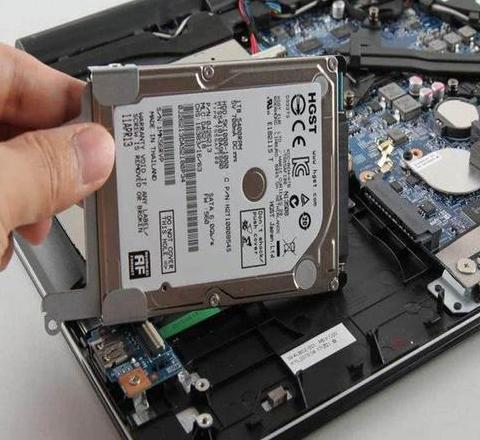 电脑双硬盘设置教程：如何设置主硬盘及从硬盘