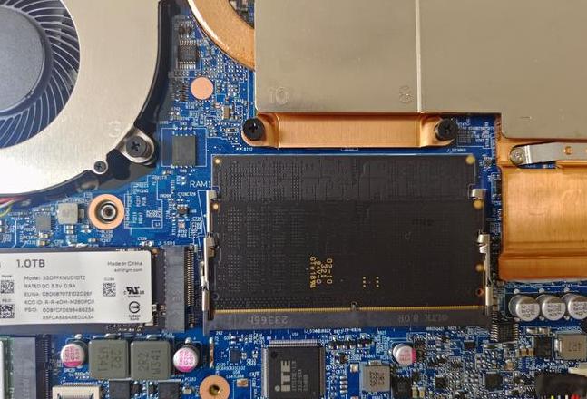 8GB内存条组合与16GB内存条性能与成本对比分析