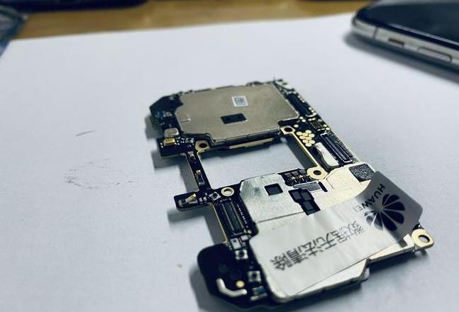 华为平板摔弯了，主板坏了还能修吗？开机故障排查指南