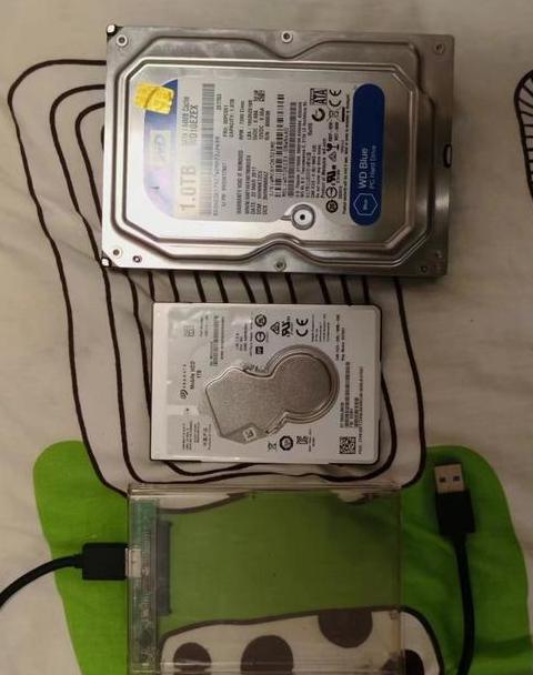 硬盘安装方向：水平放置需注意哪些细节？