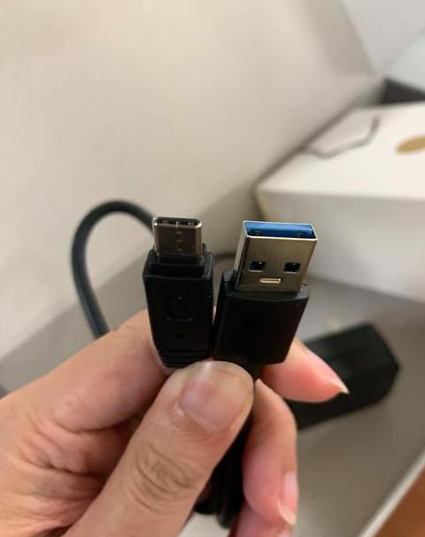 新购移动硬盘：格式化还是直接使用？
