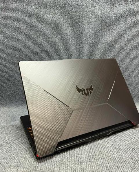华硕飞行堡垒系列内存规格解析：i7处理器内存频率及扩展容量揭秘